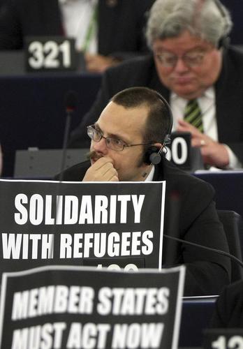 Migration Deal Gets Complicated for Juncker