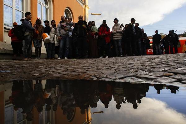Refugees Still Set on Reaching Germany