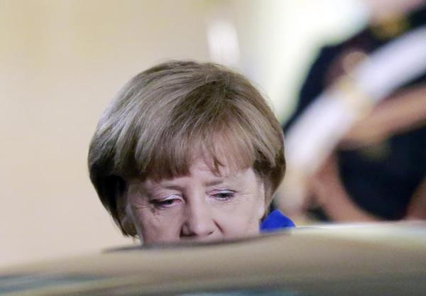 Merkel's Grip on Refugee Crisis May Be Slipping