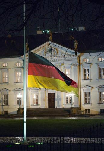 Why Germans Loved Helmut Schmidt