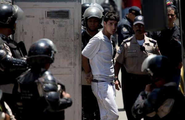 In Crime-Swamped Venezuela, Cops Are Targets