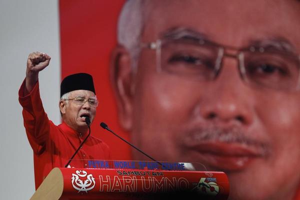 The Money Network of Malaysian Politics