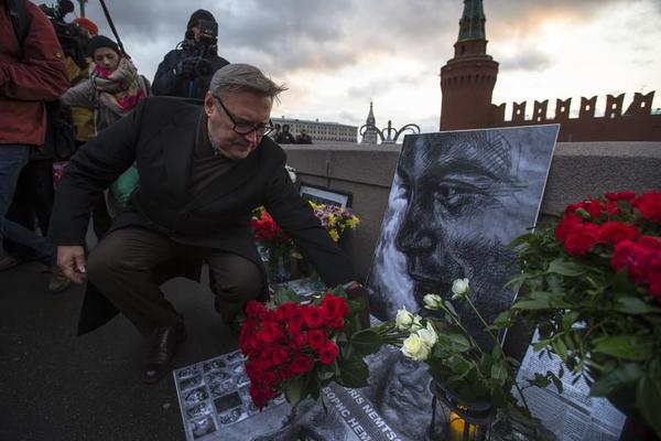 Russia Names Nemtsov Murder Suspects, Allies See Cover-Up