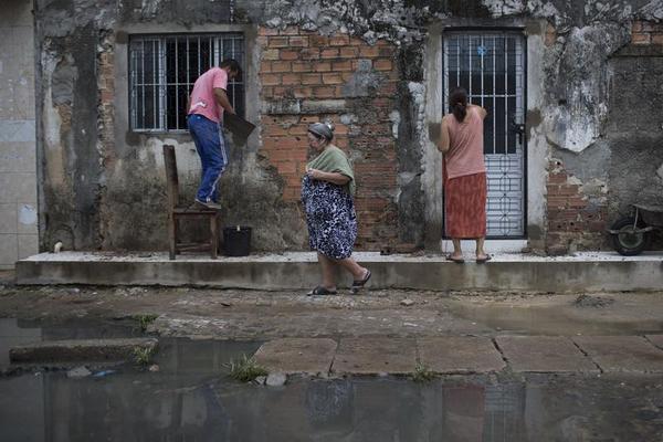 Zika Swamps Venezuela's Ailing Health Care System