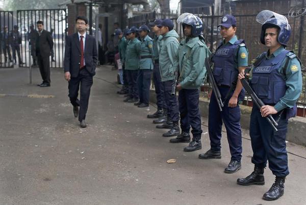 US Intel Chief: Dhaka Targeting Wrong Groups in Bangladesh