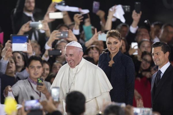 Pope Francis Goes to Juarez