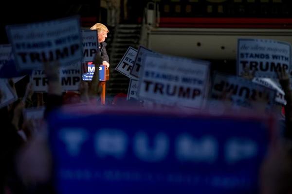 Canadian, U.S. Conservatives Make Odd Bedfellows