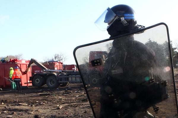 Globalization's Losers Clash in Calais