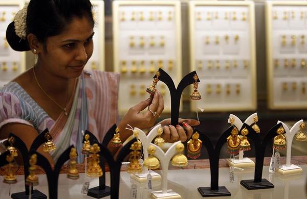 India Tries to Slow Gold Imports - Again