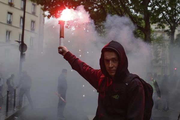 Hollande Is Taking on French Strikers -- and Winning