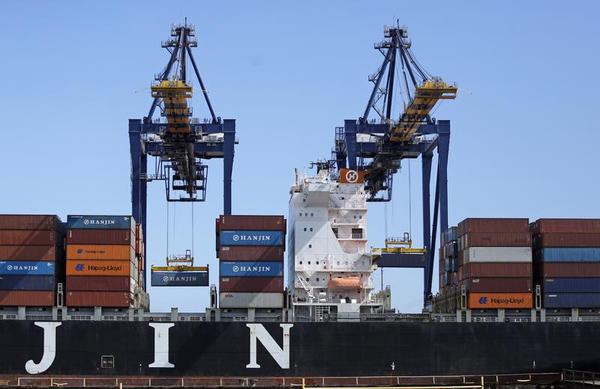 Asia's Rise Keeps Pulling Americans West