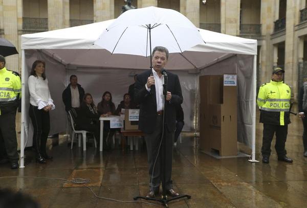 Colombian Guerrillas, Santos Vow to Rescue Peace Deal