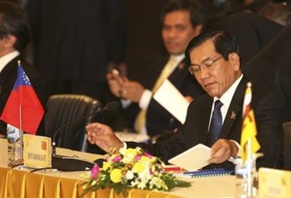 India's Role in an Expanding East Asia