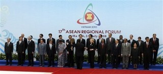 Different Paths for Indian, Chinese Entrepreneurs