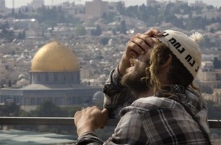 Death in Hebron, Hope in Washington