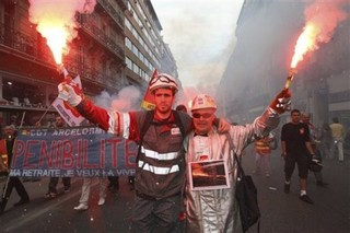 French Pay Price for 'Soaking the Rich'