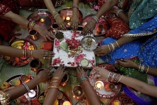 How Obama Could Help Himself in India