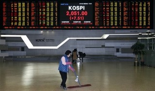 Asian Shoppers Saving the West