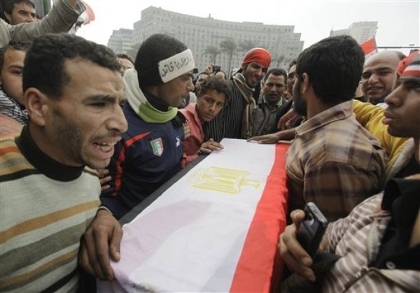 The Right Should Back Egyptian People