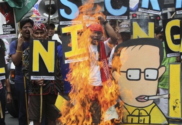 Filipinos Wait and Hope for Lasting Peace