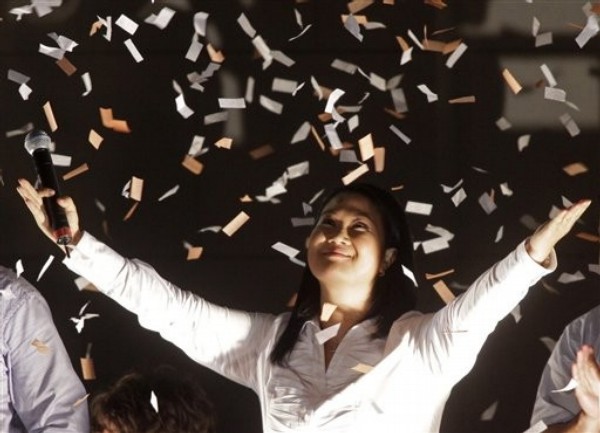 Peru's Candidates Vie for Center