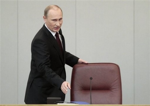 Putin, Medvedev Spar Over Russia's Future