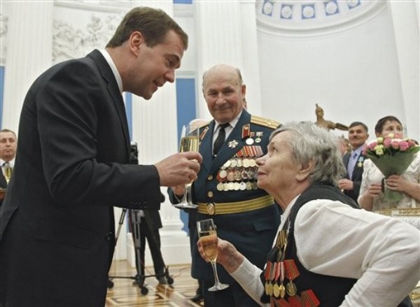 Medvedev Should Emulate Obama