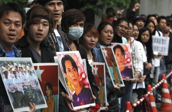 Get on Right Side of History in Burma