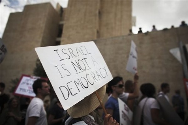 UN Offers Non-Violent Path for Palestine