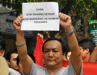 How to Avoid a Crisis in the South China Sea