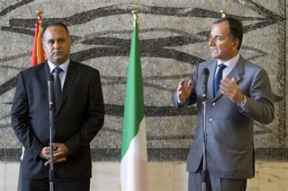 Can Gaddafi Really Stay in Libya?